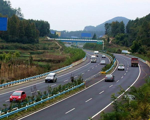 夏季长途驾驶