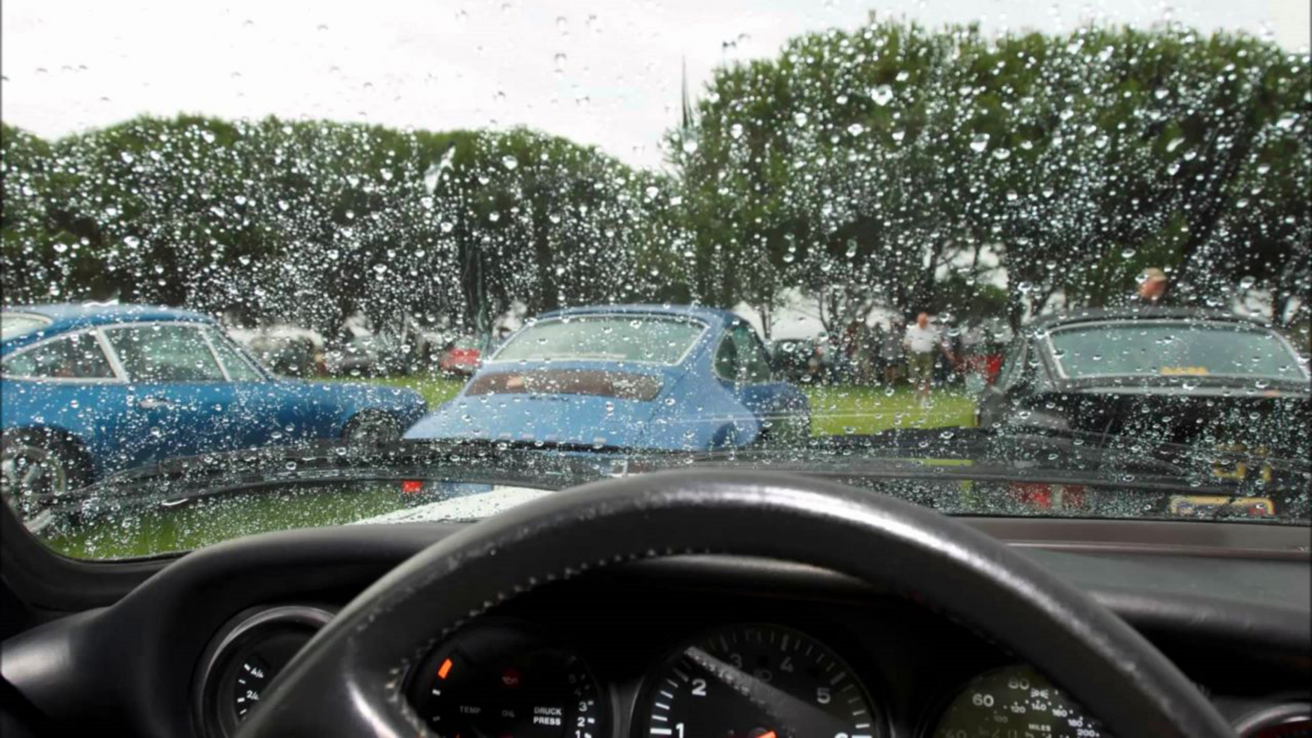 雨天行车